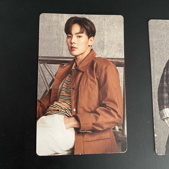 KPOP MONSTA X - SHOWNU AND HYUNGWON - PHOTOCARDS - Picture 2 of 5